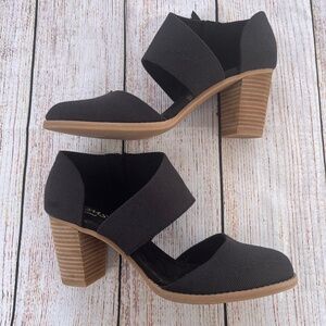 TOMS Milano Closed Toe Heels,NWT, Size 8, Black